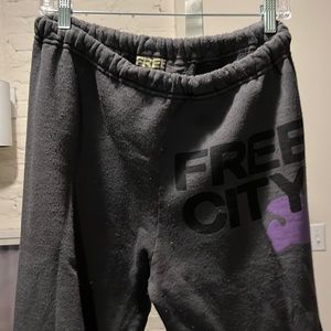 Free city sweatpants